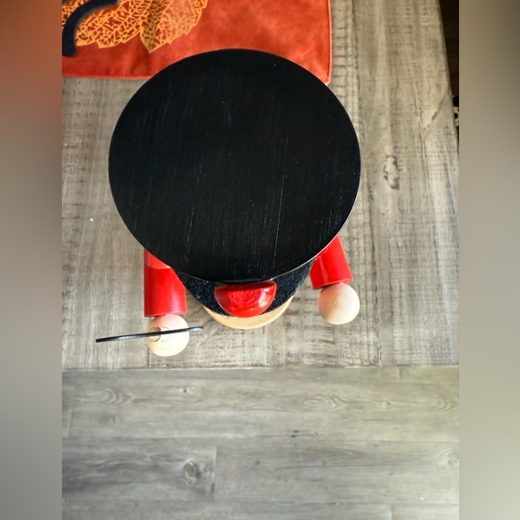 Nutcracker - Picture 3 of 8